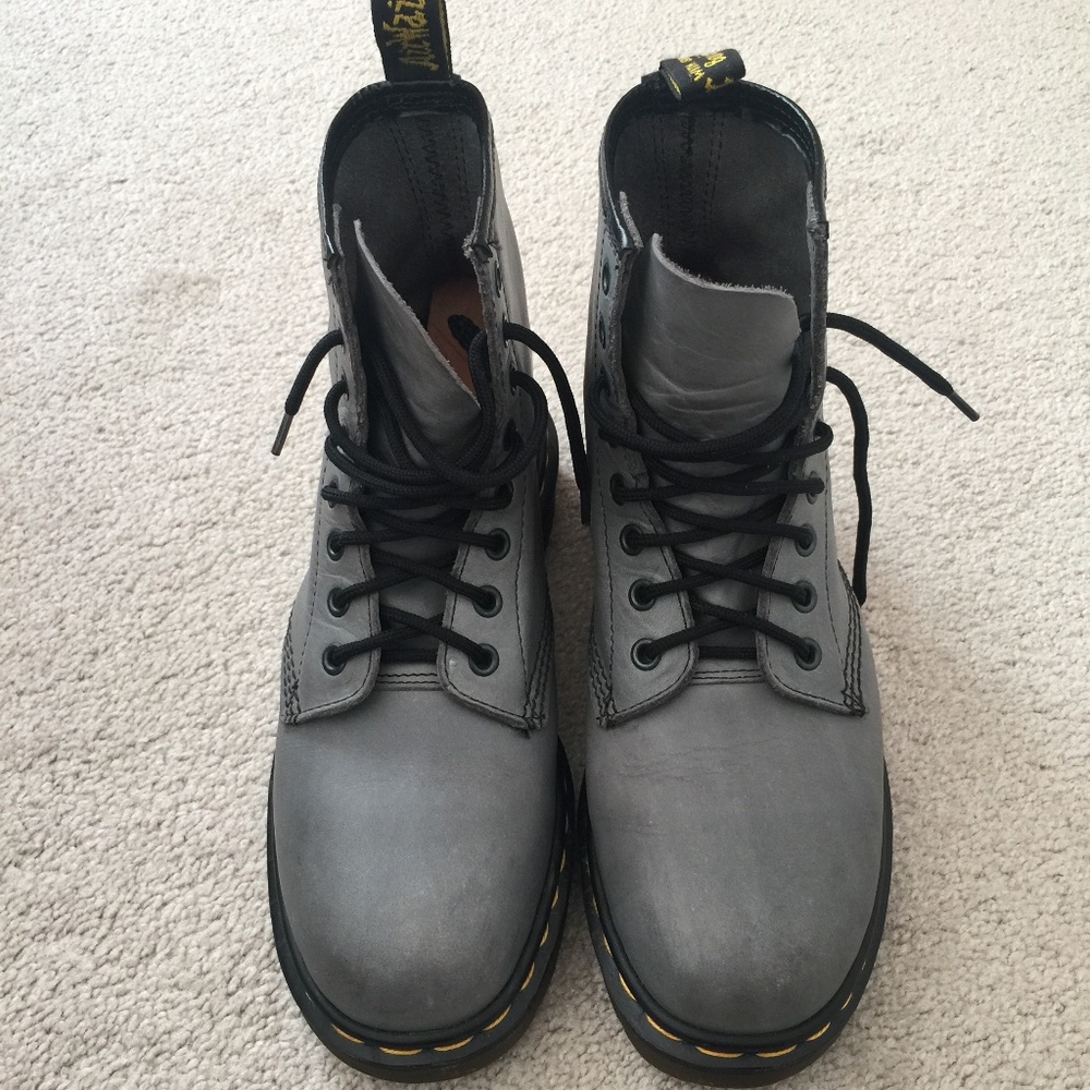 Authentic Dr. Martens classic lace up boots, light blue/grey color, Women UK 5.5